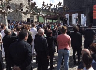 Day of the Basque Diaspora 2019: light to remember the Basques around the world (video of the event) Día de la diaspora vasca 2019