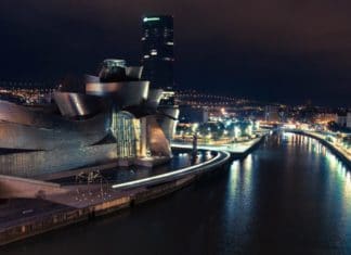 Someone has finally understood the keys to the Transformation of Bilbao, with a couple of niggles Guggenheim Bilbao. Niclas Dehmel unsplash