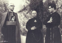 120 años del nacimiento de Martín Elorza. Figura clave en la epopeya de los Pasionistas vascos en el Perú (2 libros) Moseñor Elorza (izquierda), un joven Miguel irizar , el que luego sería obispo de Yurimaguas (derecha). en el centro el padre Andrés Asenjo, uno de los primeros pasionistas que llegaron a la selva peruana