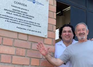 Basques united to create a community kitchen/school/restaurant in one of the most disadvantaged areas of Peru Gastón Acurio y Karlos Argiñano en la entrada de CONVIDA