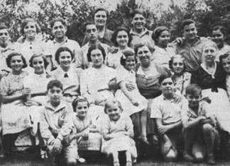 Homenaje en Cambridge a Leah Manning, la mujer que abrió Gran Bretaña a los «niños vascos de la guerra» Leah Manning con niños vascos de la guerra