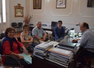 News Briefs. Representatives of the Basque Center meet with the Mayor of Saladillo Reunion centro vasco Saladillo Argentina