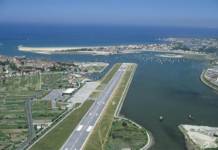Donostiako aireportua, bidaiarien arabera munduko aireportu hoberenen artean Aeropuerto de San Sebastian. Hondarribia, Bahía del Txingudi.