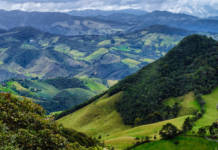 Los antioqueños no son «tan vascos» como se dice…. o sí Vista de montañas en el departamento de Antioquia