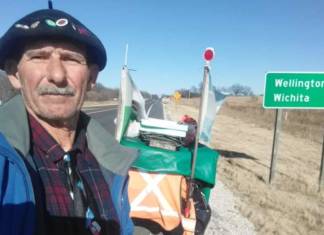 The adventure of the Basque-Welsh Argentine, who’s walked almost the whole Panamerican Highway Martín Echegaray Davies is a descendent of Welsh travellers who sailed to Patagonia in the 19th century. Photograph: Martín Echegaray Davies