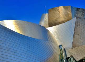 ‘The Guardian’ includes the Guggenheim Bilbao on its list of museums with the best virtual tours Bilbao, the Guggenheim Museum of modern and contemporary art museum designed by Canadian-American architect Frank Gehry. Photograph: P Eoche/Getty Images