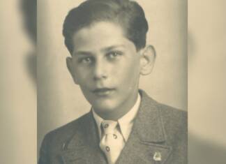 Jiří Popper, the young Jew killed at Auschwitz wearing a Real Sociedad pin El joven checoslovaco de etnia judía Jiri Popper con un pin del escudo de la Real Sociedad de San Sebastián. (Holocaust.cz)