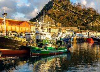 BBC eta parrilaren euskal tradizioa, edo besterik esan beharrik ez dagoenean BBC Travel: Where barbecue culture began?