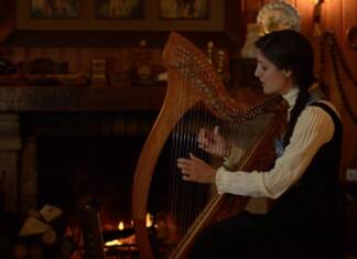 Zuberoa Aznárez from the Roncal: a lullaby from Zuberoa and a symphonic metal song in Basque Zuberoa Aznárez LO HADI AINGÜRÜA