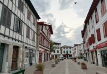 Euskal Herriari buruzko hiru artikulu. Euskal Kostatik Iparraldeko barnealderaino, Donostian geldialdi berezi batekin Ezpeleta (besidestheobvious.net)