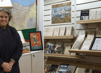 Maria Elena Etcheverry. Un pilar de «lo vasco» en América y en el mundo Maria Elena Etcheverry en un stand de la Editorial Ekin