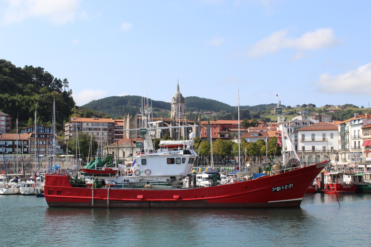 Port of Lekeitio (besidestheobvious.net)