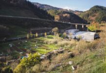 New York Times: Euskal kooperatibak, akziodunen interesen ordezko eredua The Erreka factory in Spain’s Basque region. Cooperatives emphasize one defining purpose: protecting workers.Credit...Ana Maria Arevalo Gosen for The New York Times