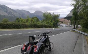 Ikuspuntuak. Bira bat motoz Bizkaitik Urkiola. Puntos de Vista. John R. Bopp por Bizkaia en moto