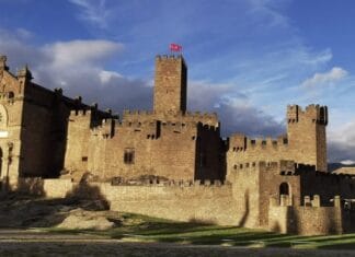 Viewpoints. Zangoza (Sangüesa) and Javier Castle in Navarre Castillo de Javier