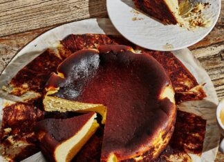 Gazta-Tarta «urteko zaporea» New York Timesen arabera Gazta-Tarta . Alex Lau for Little Grace Bakery