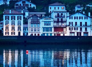 Forbes is still looking at the Basques – It’s now recommending visiting Saint-Jean-de-Luz as soon as it’s possible Harbor buildings in Saint-Jean-de-Luz, southwest France TOM MULLEN