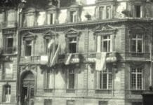 En el aniversario del Consejo Federal Español del Movimiento Europeo. El Gobierno del Reino de España sigue sin devolver la sede del Gobierno Vasco en París Sede de la Delegación del Gobierno vasco en París, el día de su liberación por los aliados.