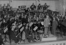 Maurice Ravel, en el 147 aniversario de su nacimiento. «Un vasco oculto a la vista de los vascos» Maurice Ravel dirigiendo a la BOS en 1928