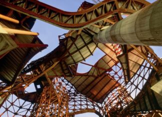 A fantastic Google Arts & Culture article on the Guggenheim Bilbao El Guggenheim Bilbao en construcción. Imagen copyright FMGB Guggenheim Bilbao Museoa, fotografías: Aitor Ortiz