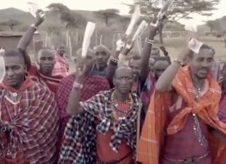 The Masai are anxiously awaiting Sanfermines Forograma del vídeo de Borja Lezaun sobre los Sanfermines grabado con los masai