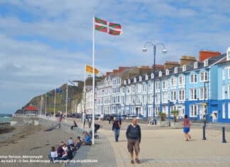 An ikurriña in Wales Ikurriña en Marine Terrace, Aberystwyth geograph-6266244-by-Des-Blenkinsopp