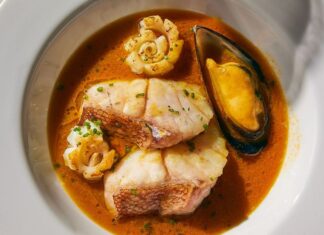 Un «Café Basque» en el corazón de Los Angeles, bajo la batuta del chef Daniel Rose Un plato del Café Basque en los Angeles