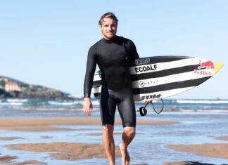 Financial Times: a Basque surfer’s guide to the Basque Country, with Natxo González Natxo Gonzalez practicando surf en Mundaka en la costa de Bizkaia