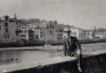 7/3/1875. Nacimiento de Maurice Ravel. Un vasco escondido a la vista de todos… incluidos los propios vascos Maurice Ravel frente a su casa natal en Ziburu