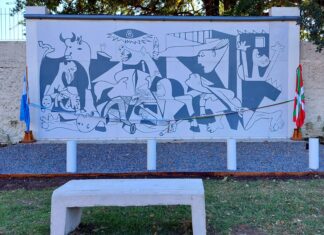 Two new “Guernica” murals in the Americas, thanks to the Basque community Arrecifes, mural del Guernica de Picasso
