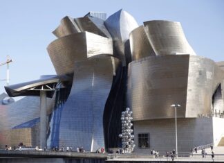 What Hong Kong can learn from Frank Gehry (and the Basques) la construcción del Guggenheim Bilbao un ejemplo para Hong Kong. South China Morning Post