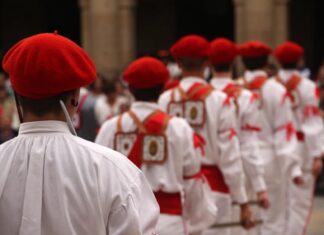 Two articles on Basque and the “miracle” of its survival Traditional Basque folk dancers performing in Bilbao. Image credit- Laiotz:Shutterstock.com