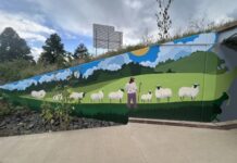 A mural of Basque sheepherders in Arizona, a state with a Basque name Mural de Joel Geist sobre los pastores vascos en Flagstaff (Arizona). Fotografía: Adrian Skabelund