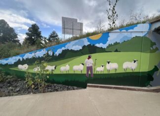A mural of Basque sheepherders in Arizona, a state with a Basque name Mural de Joel Geist sobre los pastores vascos en Flagstaff (Arizona). Fotografía: Adrian Skabelund