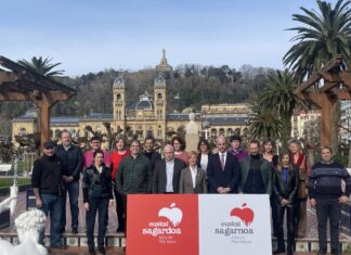 Basque cider is to have the first cross-border designation of origin in Europe Euskal Sagardoa/Sidra del País Vasco, Cidre du País Basque/Euskal Sagarnoa. denominación transfronteriza