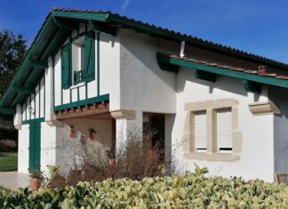 Amélie, the Basque lady who decided to “lose money” (a lot) when selling her home, so that her neighbors “would win” Amélie, qui ne souhaite pas se mettre en avant, a refusé d’être prise en photo. Elle a seulement accepté la prise d’images de sa maison, avant démolition. © Crédit photo : P. M.