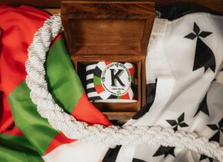 Brittany and Basque Country: a bracelet for two teams that defend their culture Brazalete que lucirán este fin de semana los capitales del FC Lorient y del AthleticClub para revidicar la cultura de sus naciones
